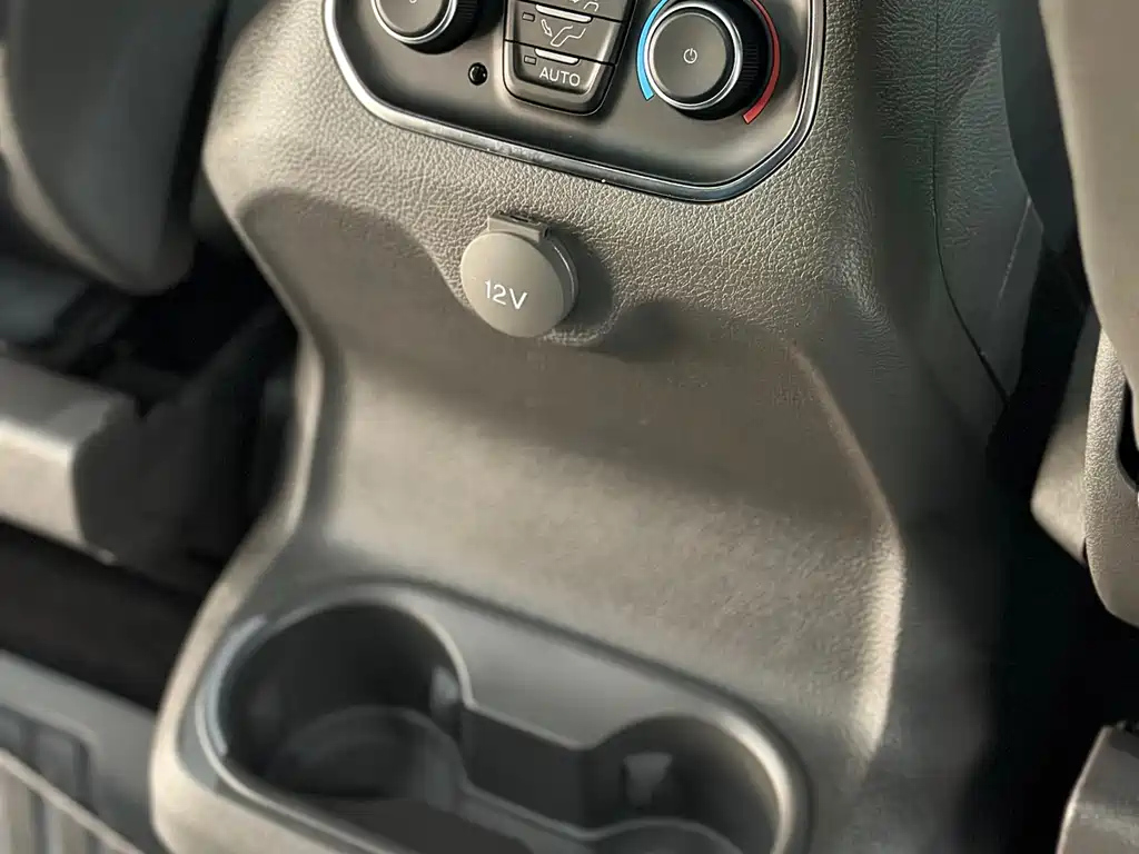 FORD TOUREO 2022
