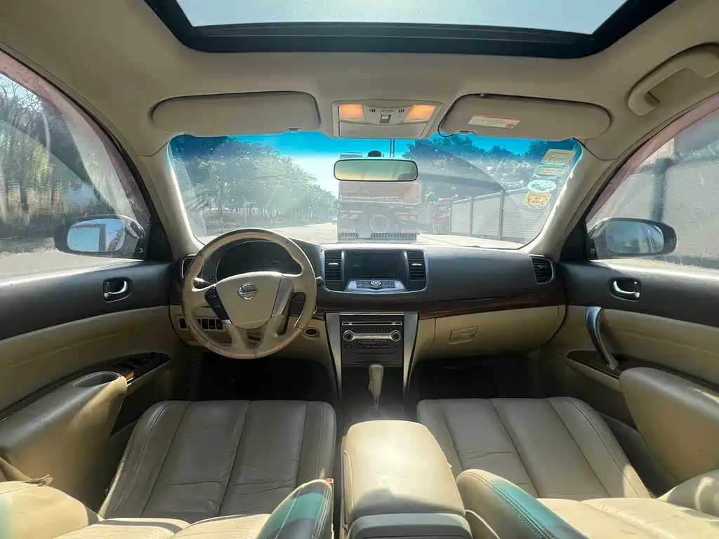 NISSAN TEANA 2011