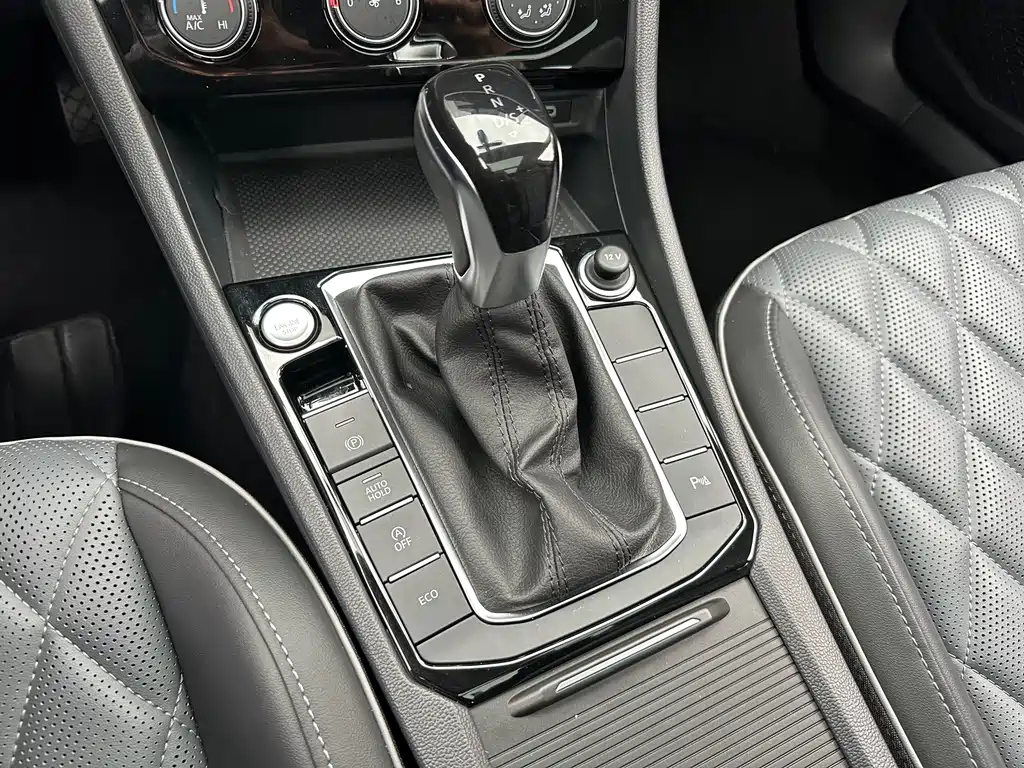 VOLKSWAGEN SAGITAR 2023