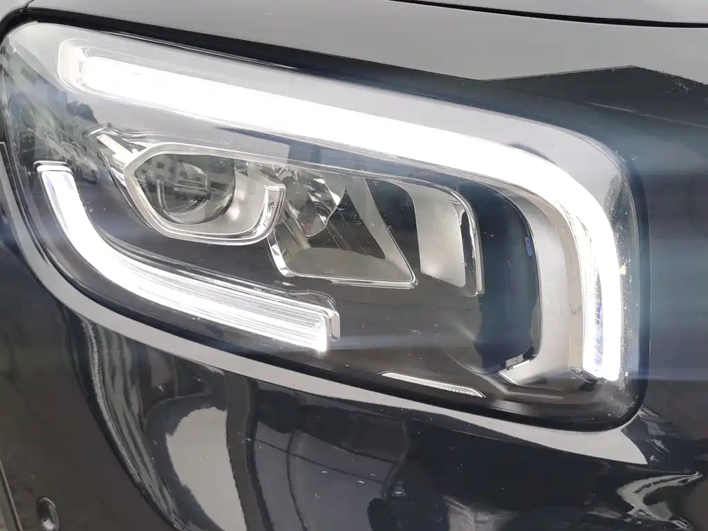MERCEDES BENZ GLB 2022