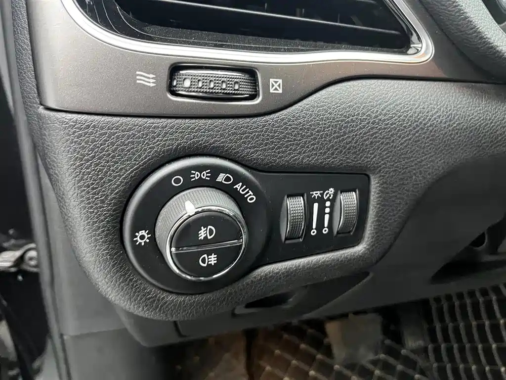 JEEP CHEROKEE 2019
