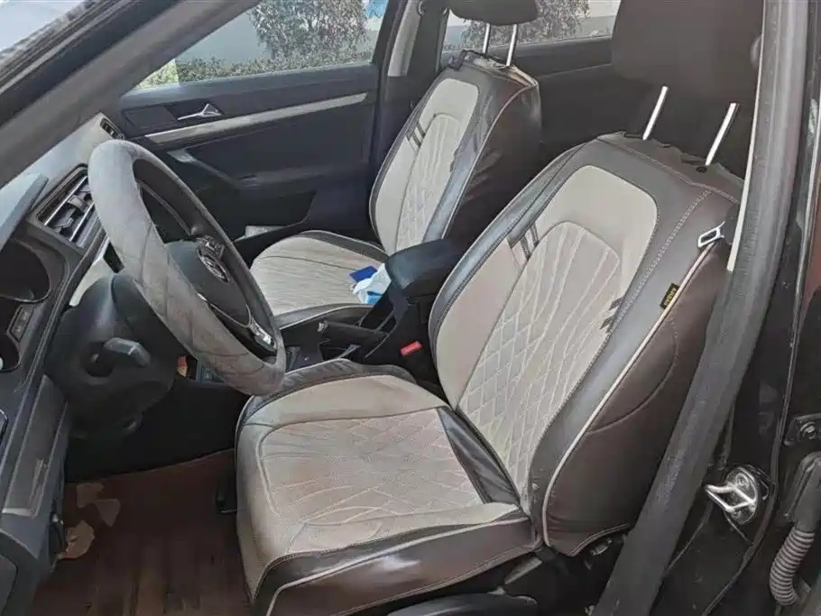 VOLKSWAGEN LAVIDA 2021