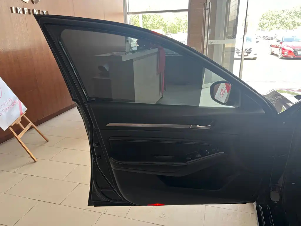NISSAN TEANA 2021