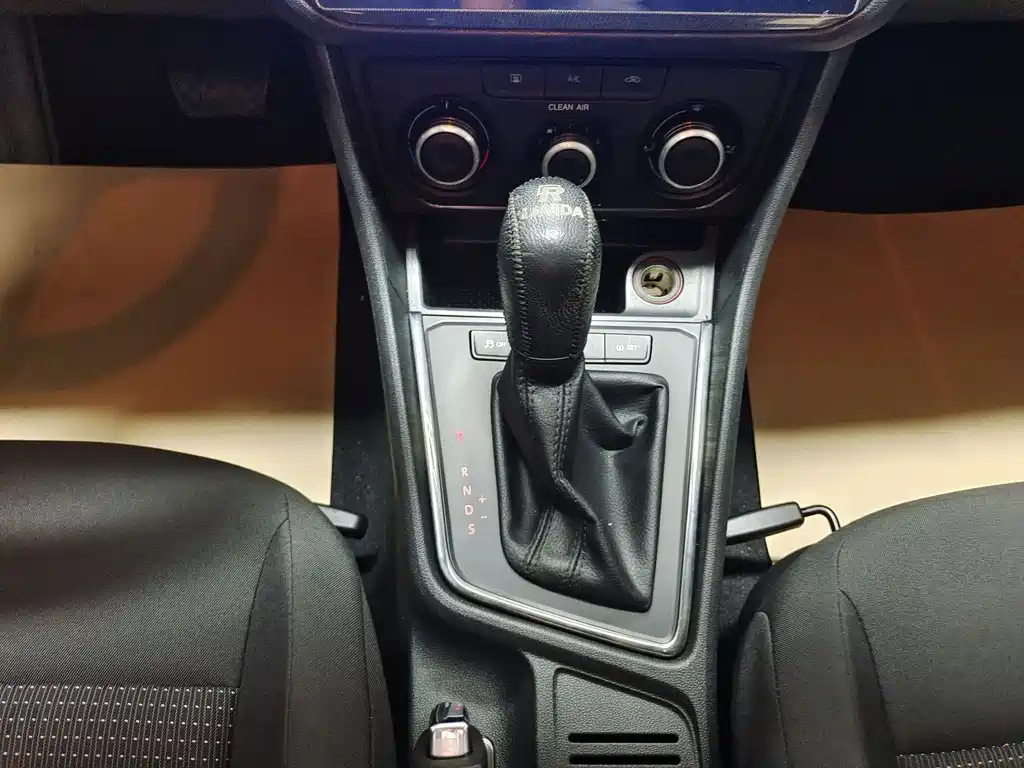 VOLKSWAGEN LAVIDA 2018