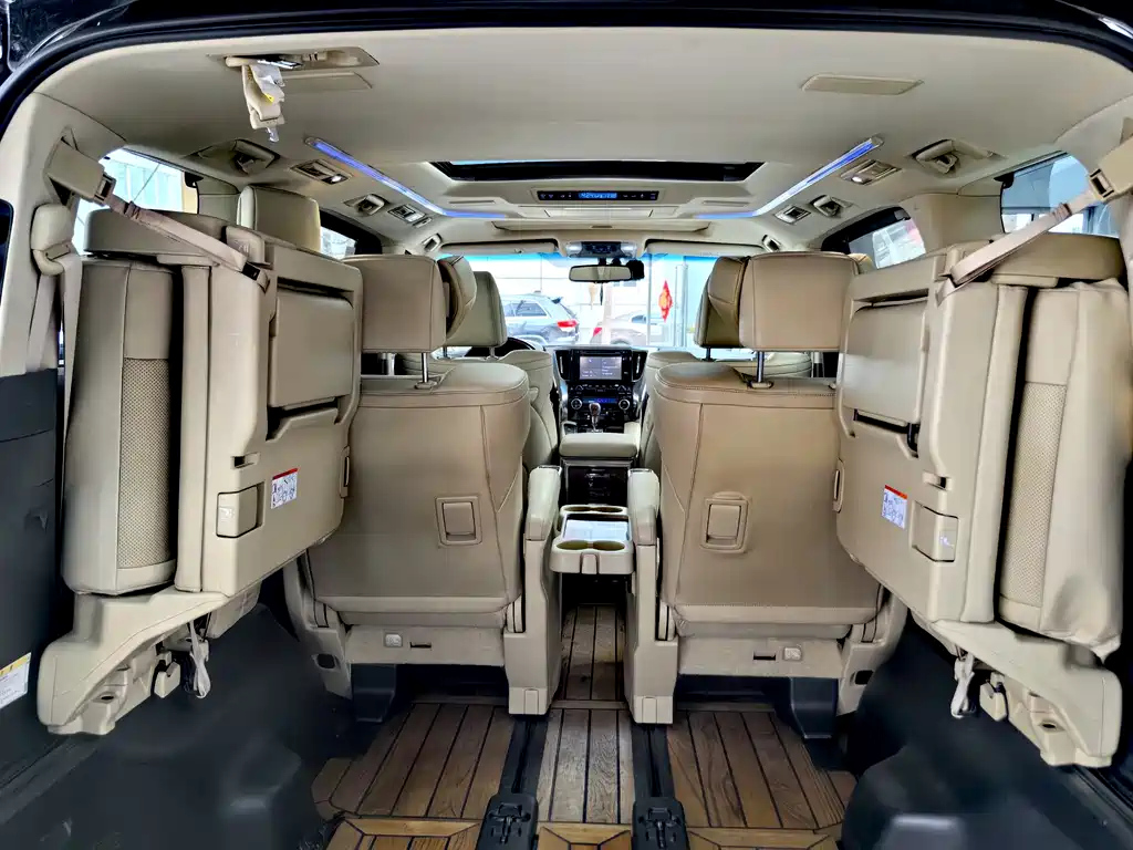 TOYOTA ALPHARD 2016