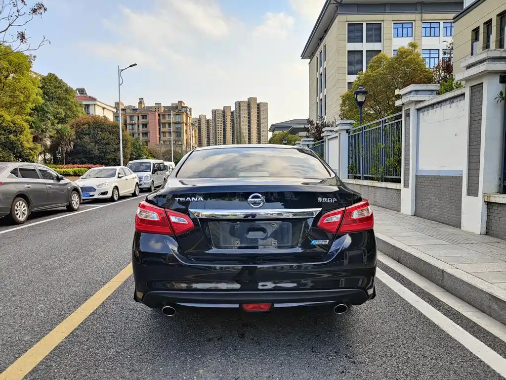 NISSAN TEANA 2016
