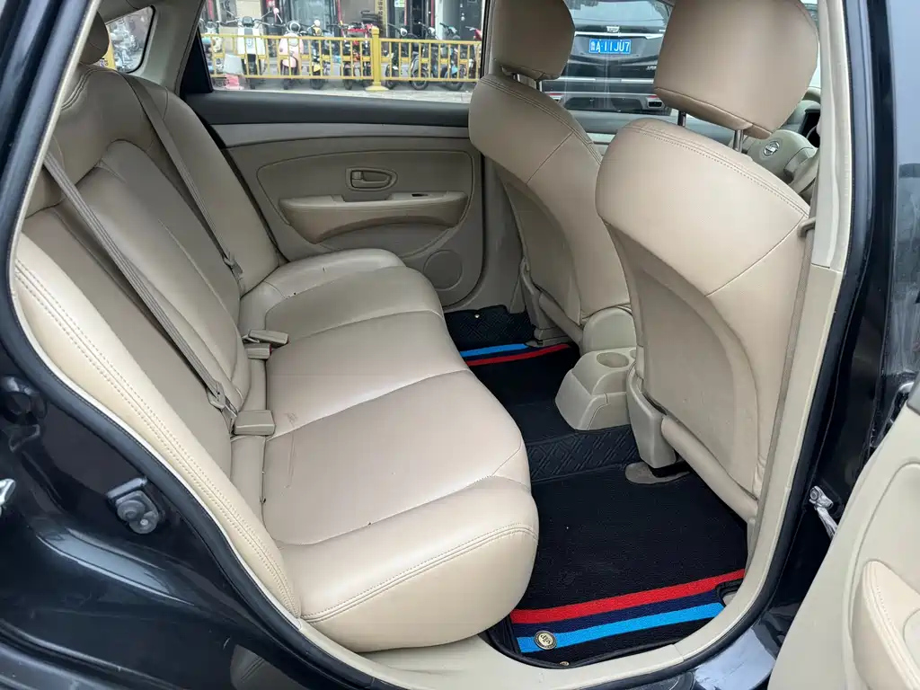 NISSAN SYLPHY 2016