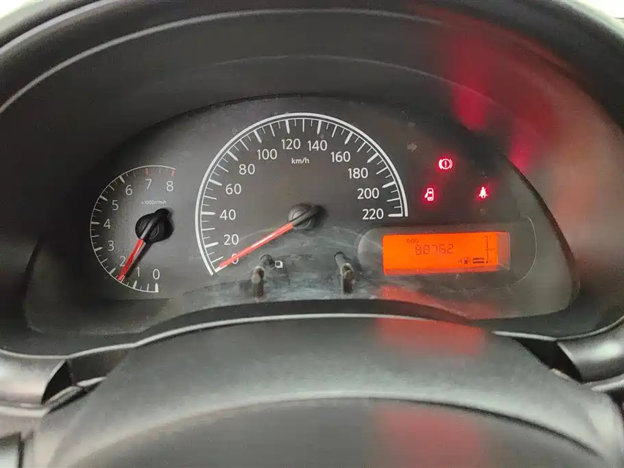 NISSAN SUNNY 2014