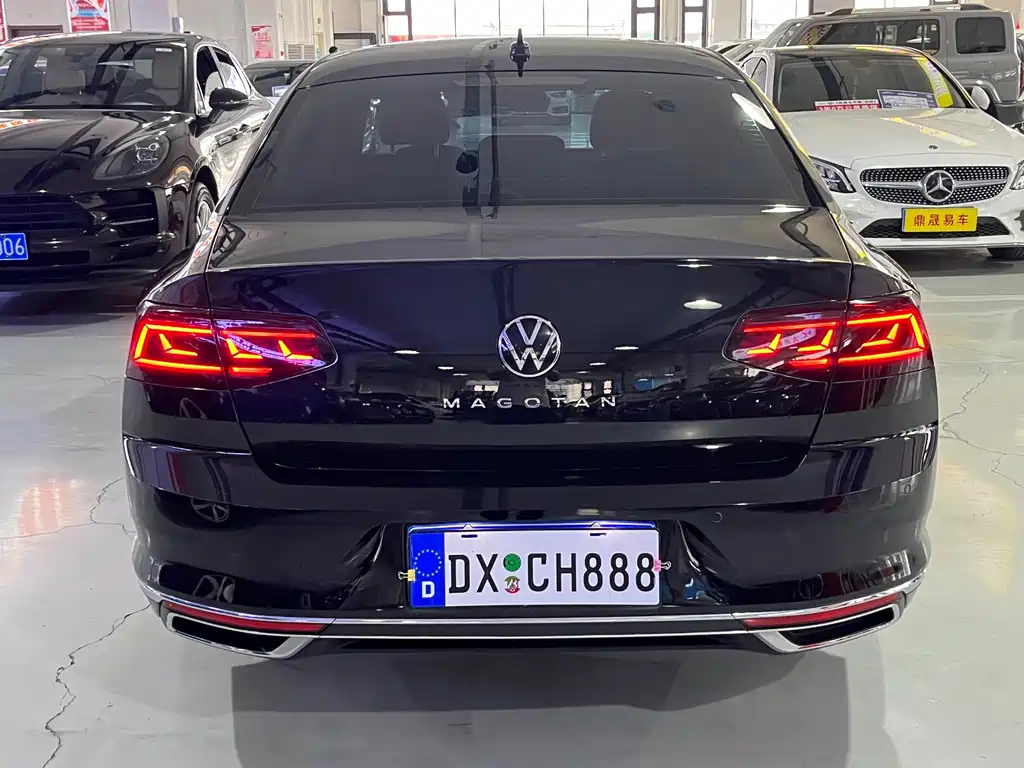 VOLKSWAGEN MAGOTAN 2022