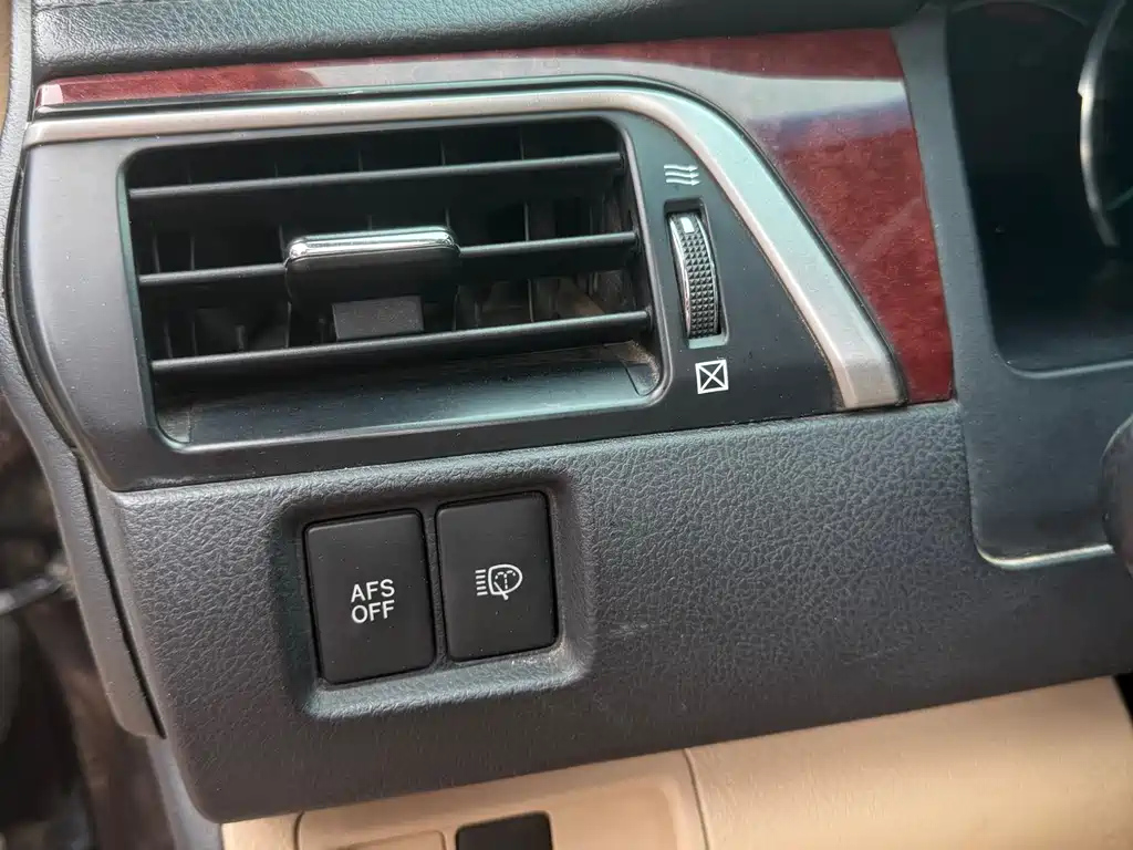 TOYOTA CAMRY 2012