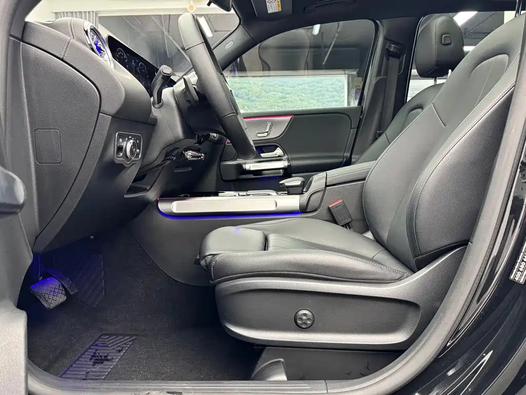 MERCEDES BENZ GLB 2021