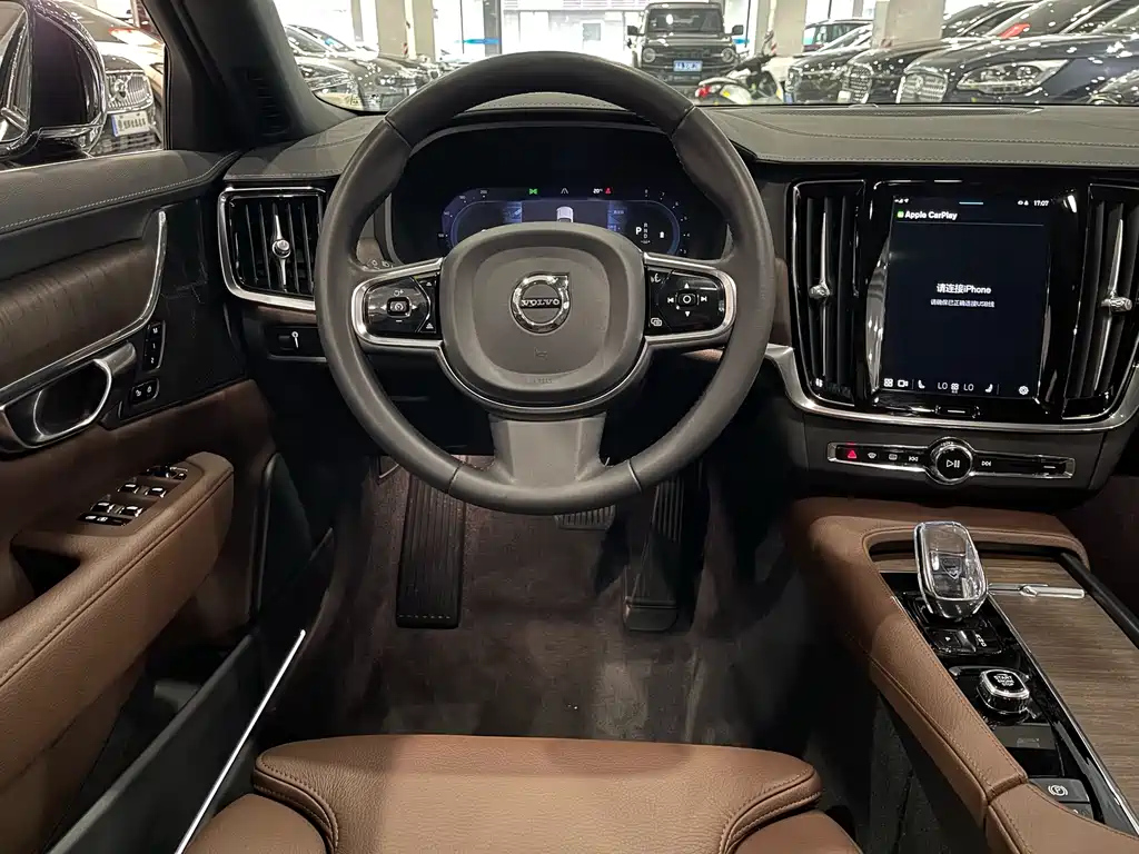 VOLVO S90 2022