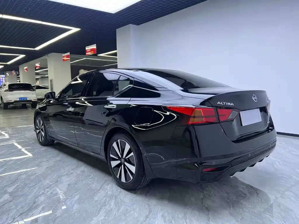 NISSAN TEANA 2022