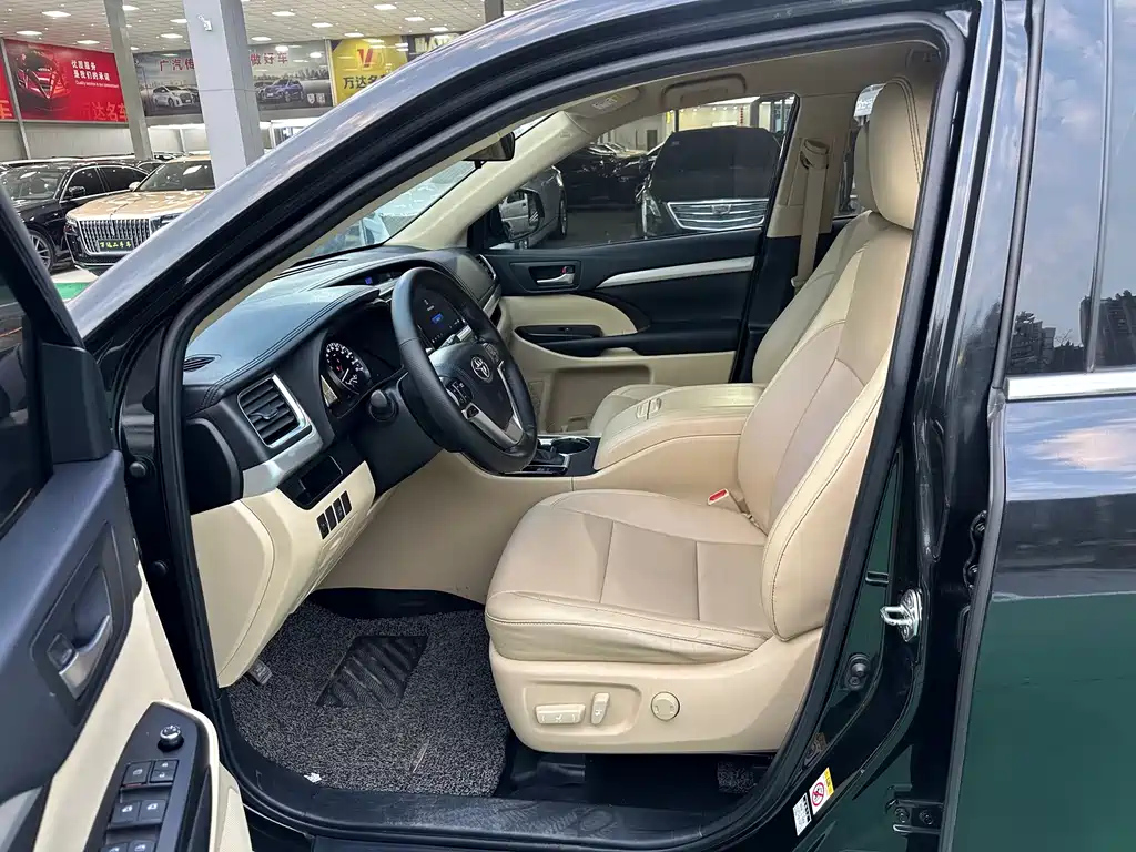 TOYOTA HIGHLANDER 2020