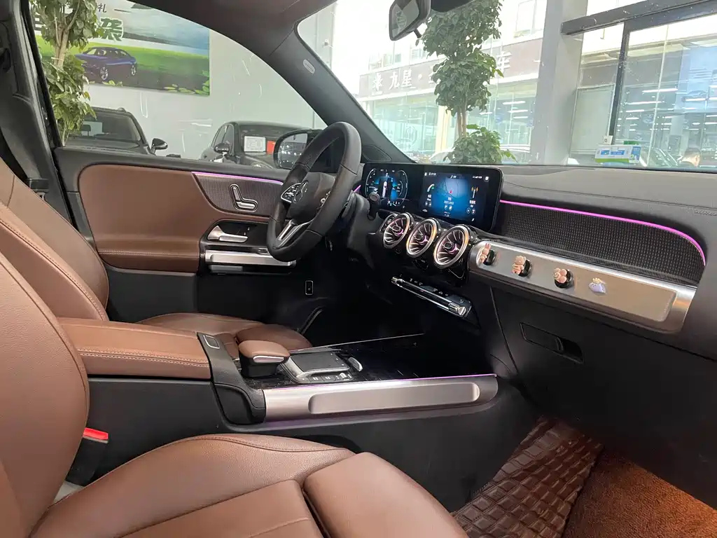 MERCEDES BENZ GLB 2021