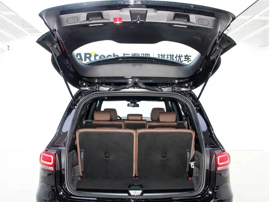 MERCEDES BENZ GLB 2023