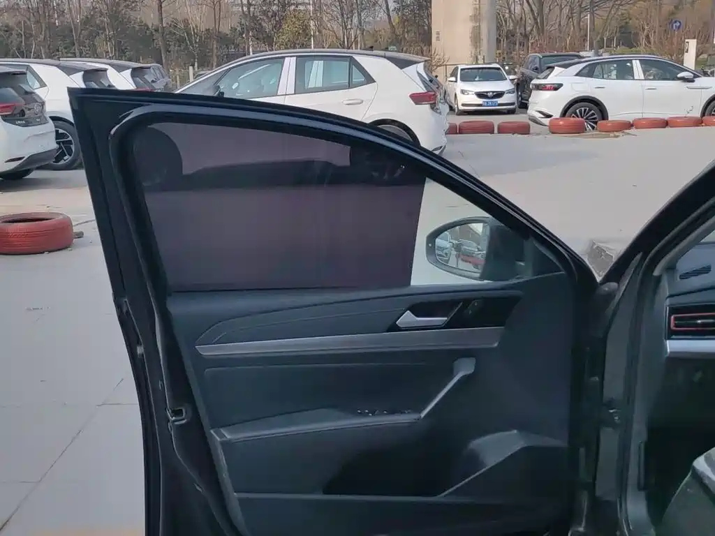 VOLKSWAGEN LAVIDA 2023