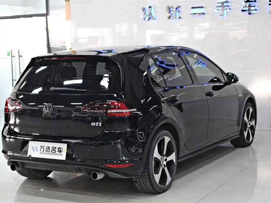 VOLKSWAGEN GOLF 2017