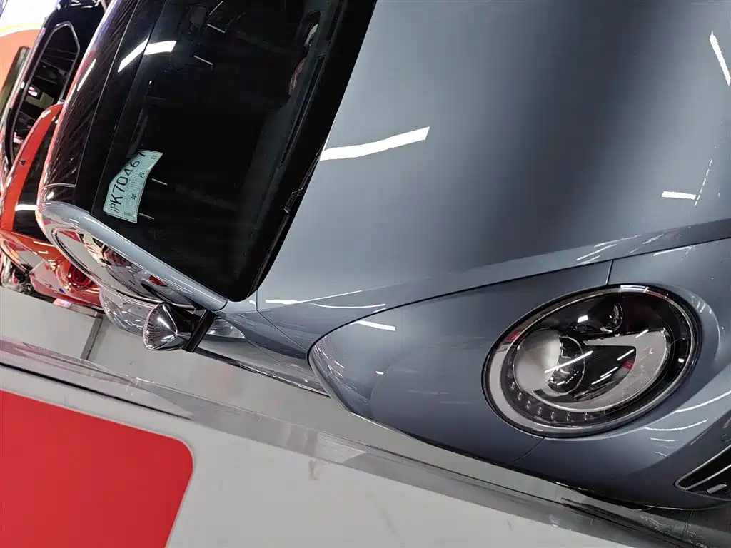 VOLKSWAGEN BEETLE 2018
