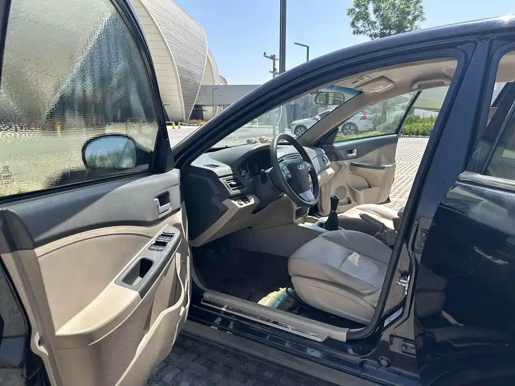 CHERY E5 2012