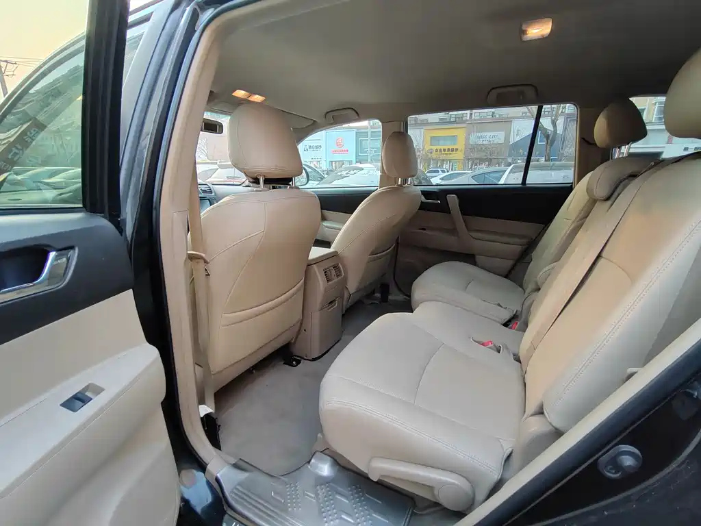 TOYOTA HIGHLANDER 2012