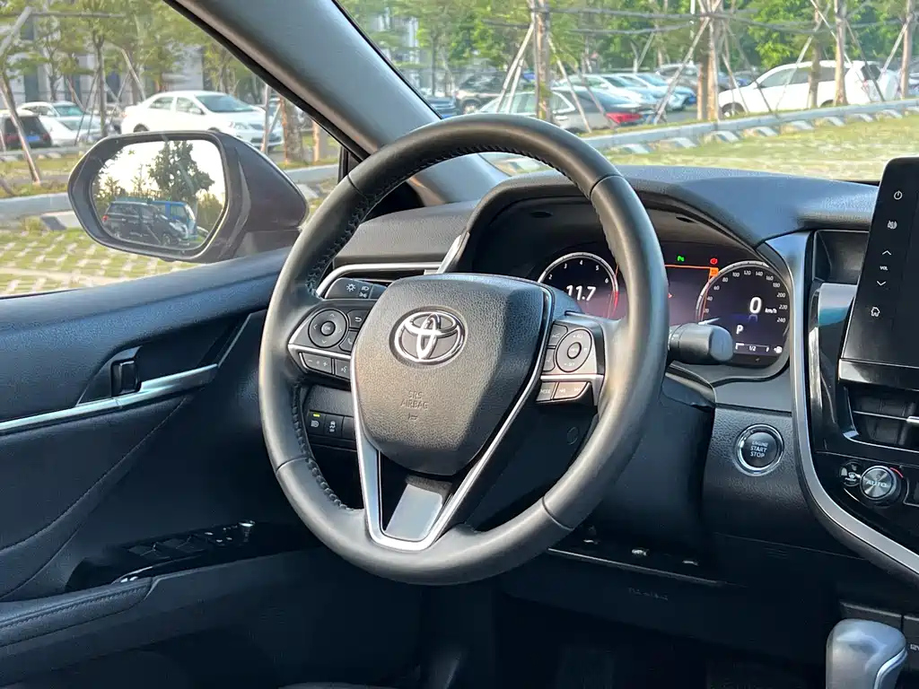 TOYOTA CAMRY 2023