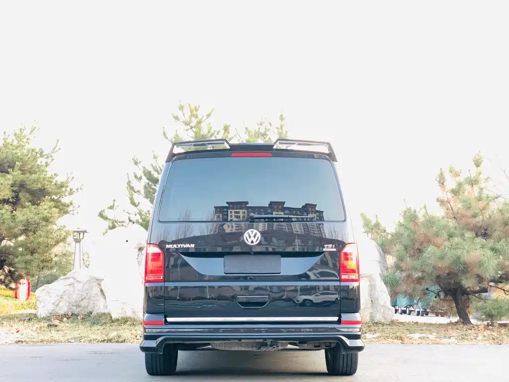 VOLKSWAGEN MULTIVAN 2018