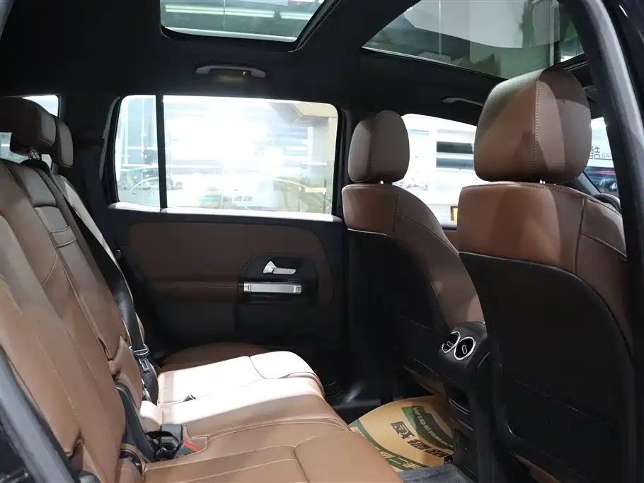MERCEDES BENZ GLB 2023