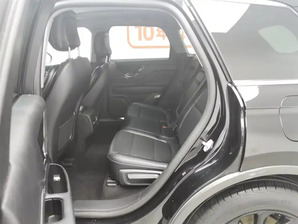 LINCOLN ADVENTURER 2021