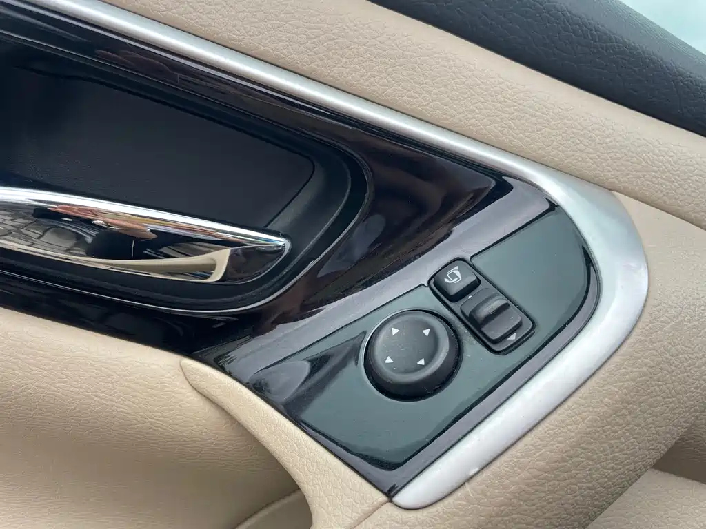 NISSAN TEANA 2018
