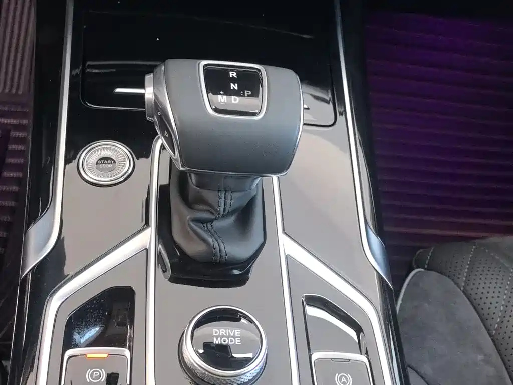HONGQI HS5 2023