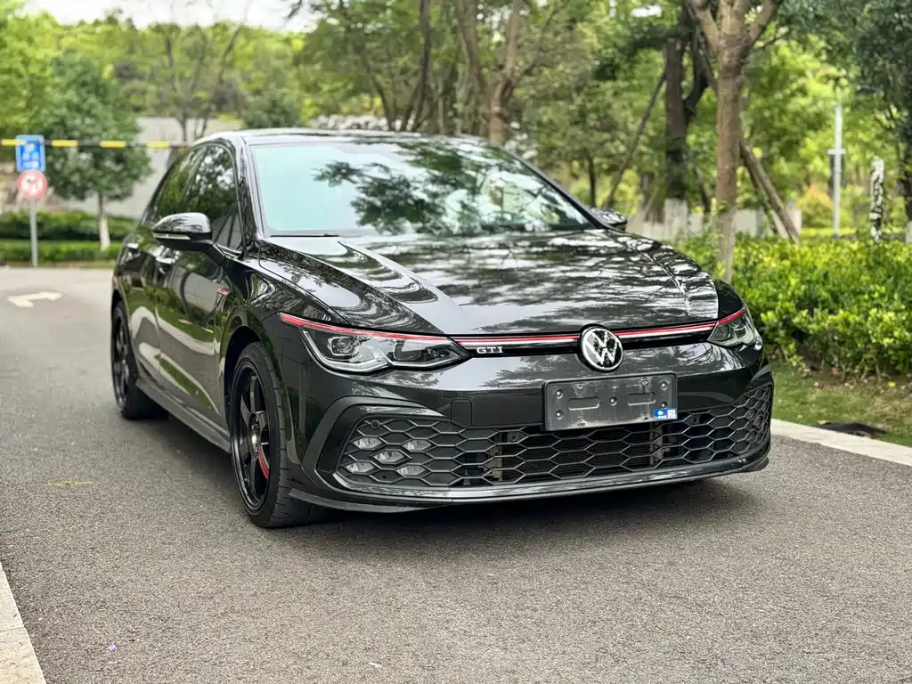 VOLKSWAGEN GOLF GTI 2021