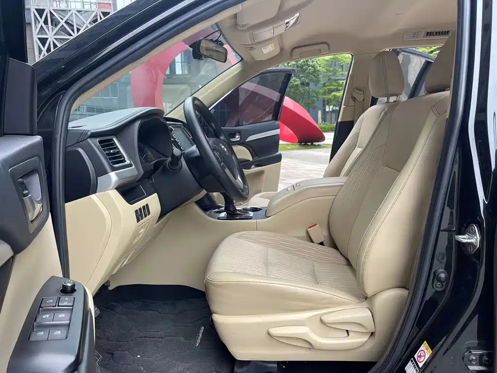 TOYOTA HIGHLANDER 2020