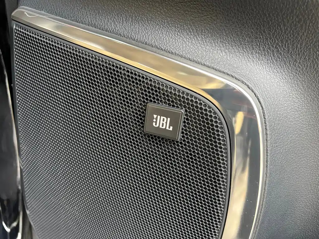 TOYOTA ALPHARD 2018