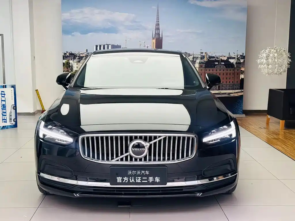 VOLVO S90 2023