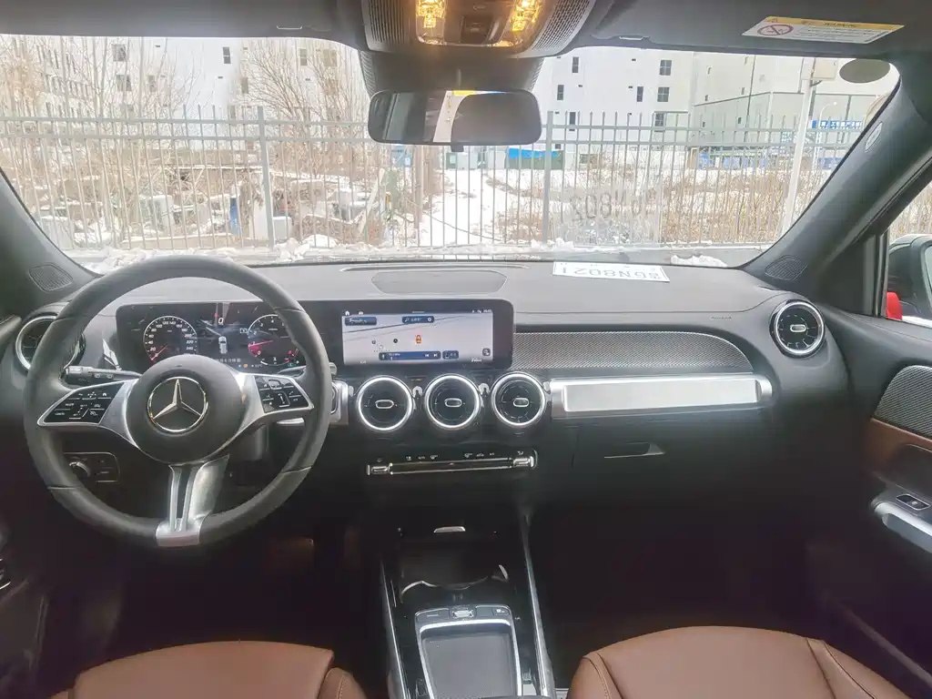 MERCEDES BENZ GLB 2024