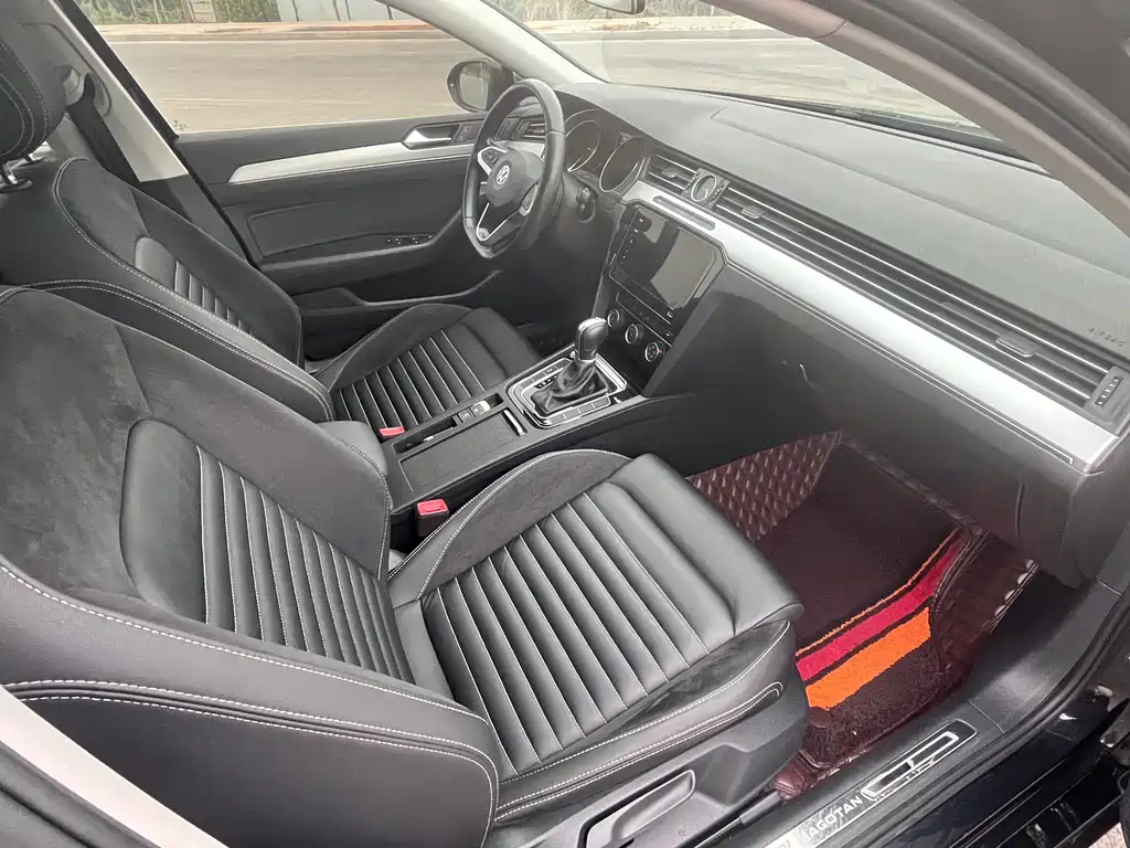 VOLKSWAGEN MAGOTAN 2020