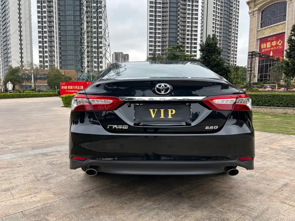 TOYOTA CAMRY 2019