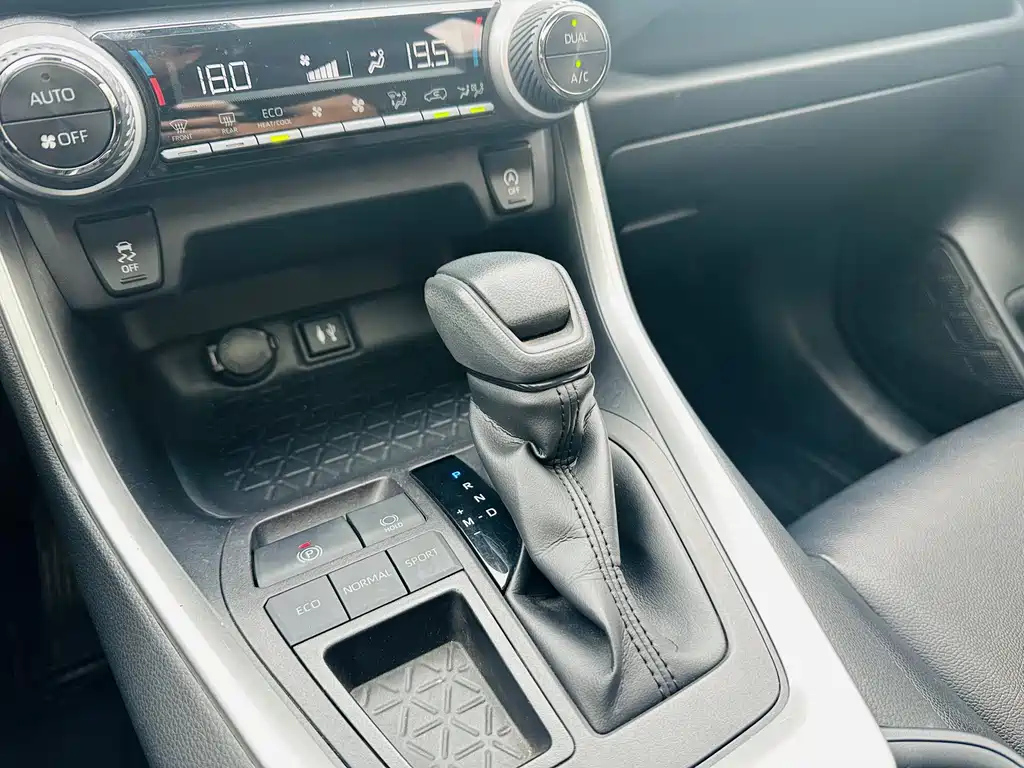 TOYOTA RAV4 RONGFANG 2020