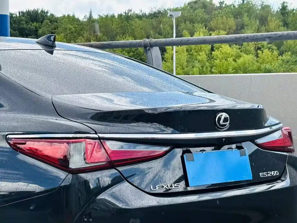 LEXUS ES 2021