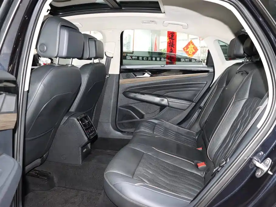 VOLKSWAGEN PASSAT 2019