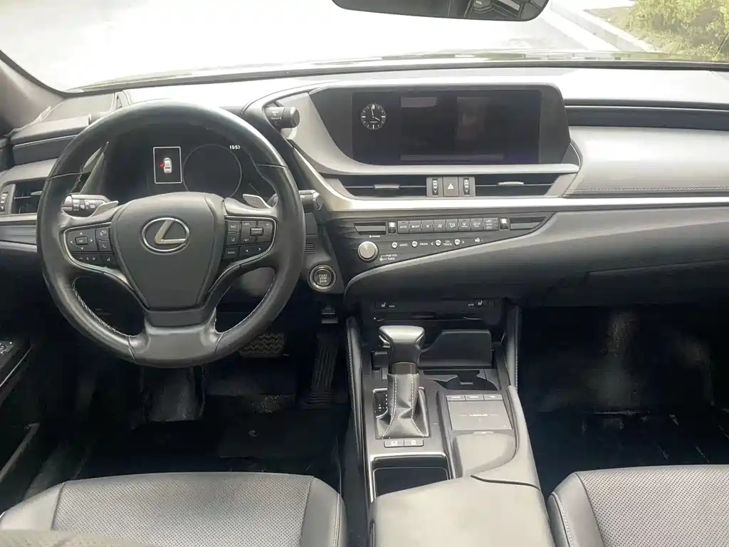 LEXUS ES 2021