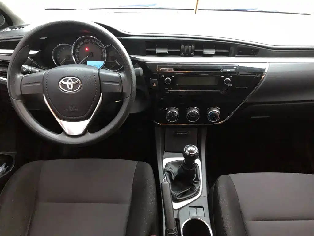 TOYOTA COROLLA 2015