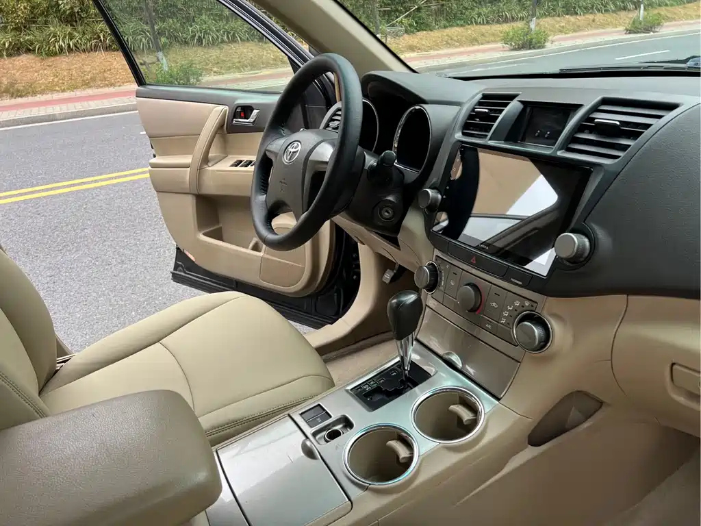 TOYOTA HIGHLANDER 2015