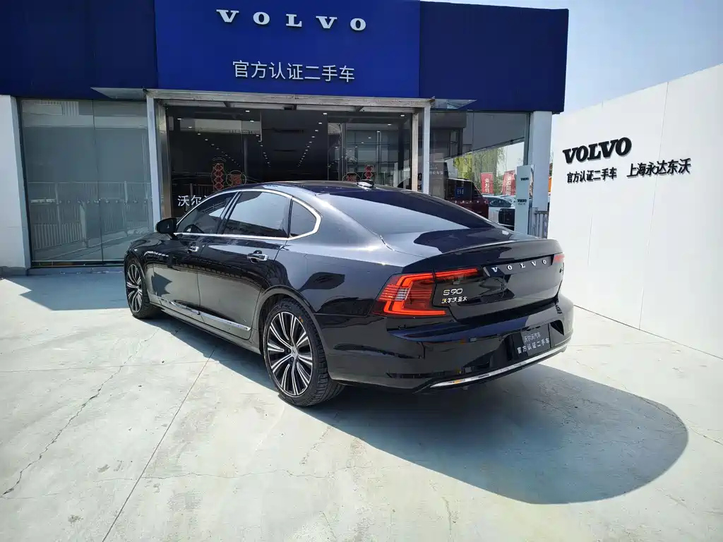 VOLVO S90 2022