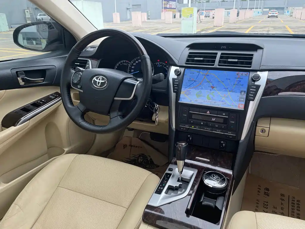 TOYOTA CAMRY 2016