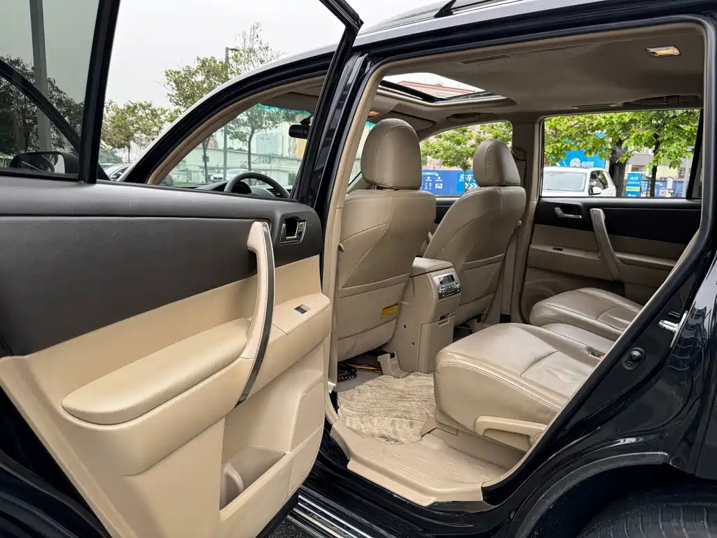 TOYOTA HIGHLANDER 2014