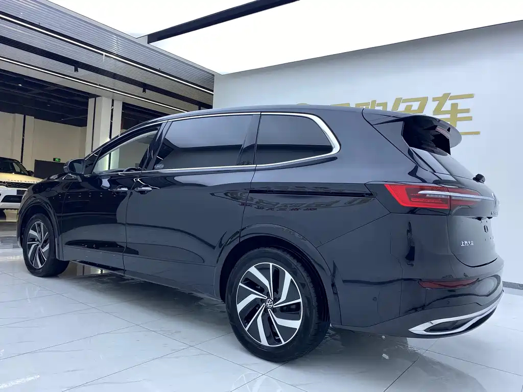 VOLKSWAGEN VILORAN 2023