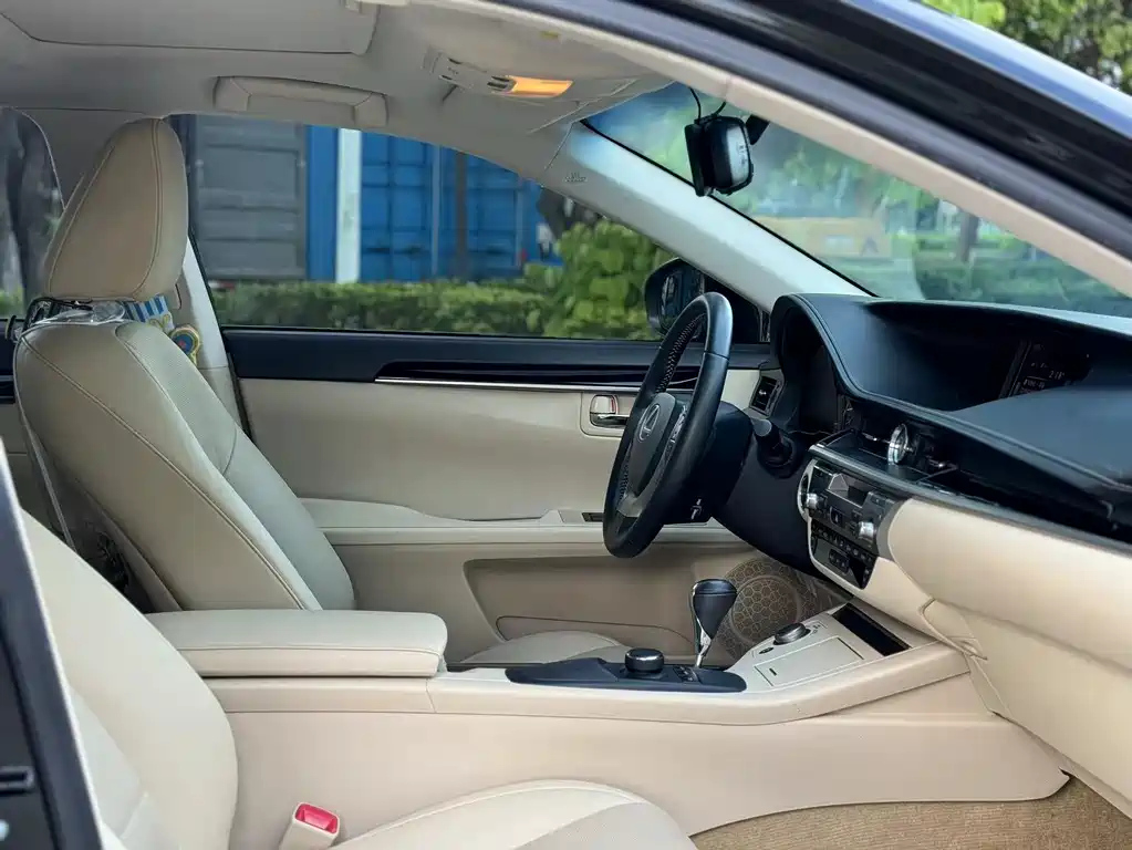 LEXUS ES 2014