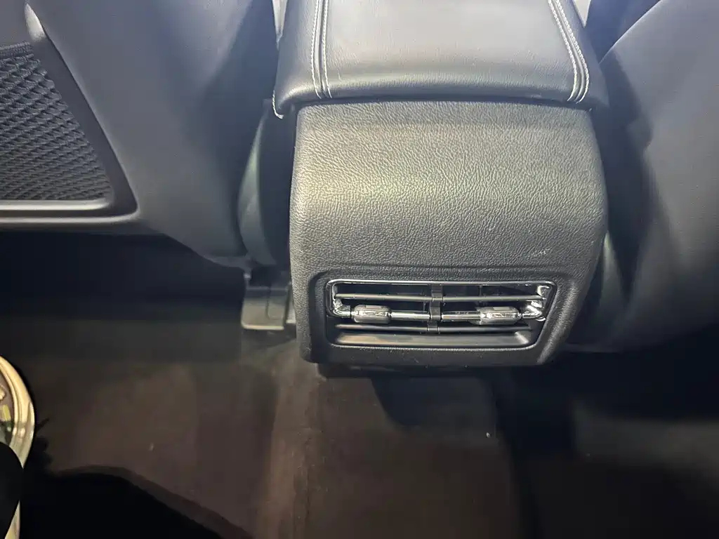 LINCOLN ADVENTURER 2022